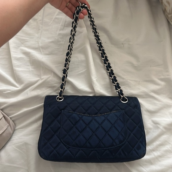 Chanel
Classic Double Flap Bag Pailette Embellished Quilted Satin Medium - Picture 3 of 4